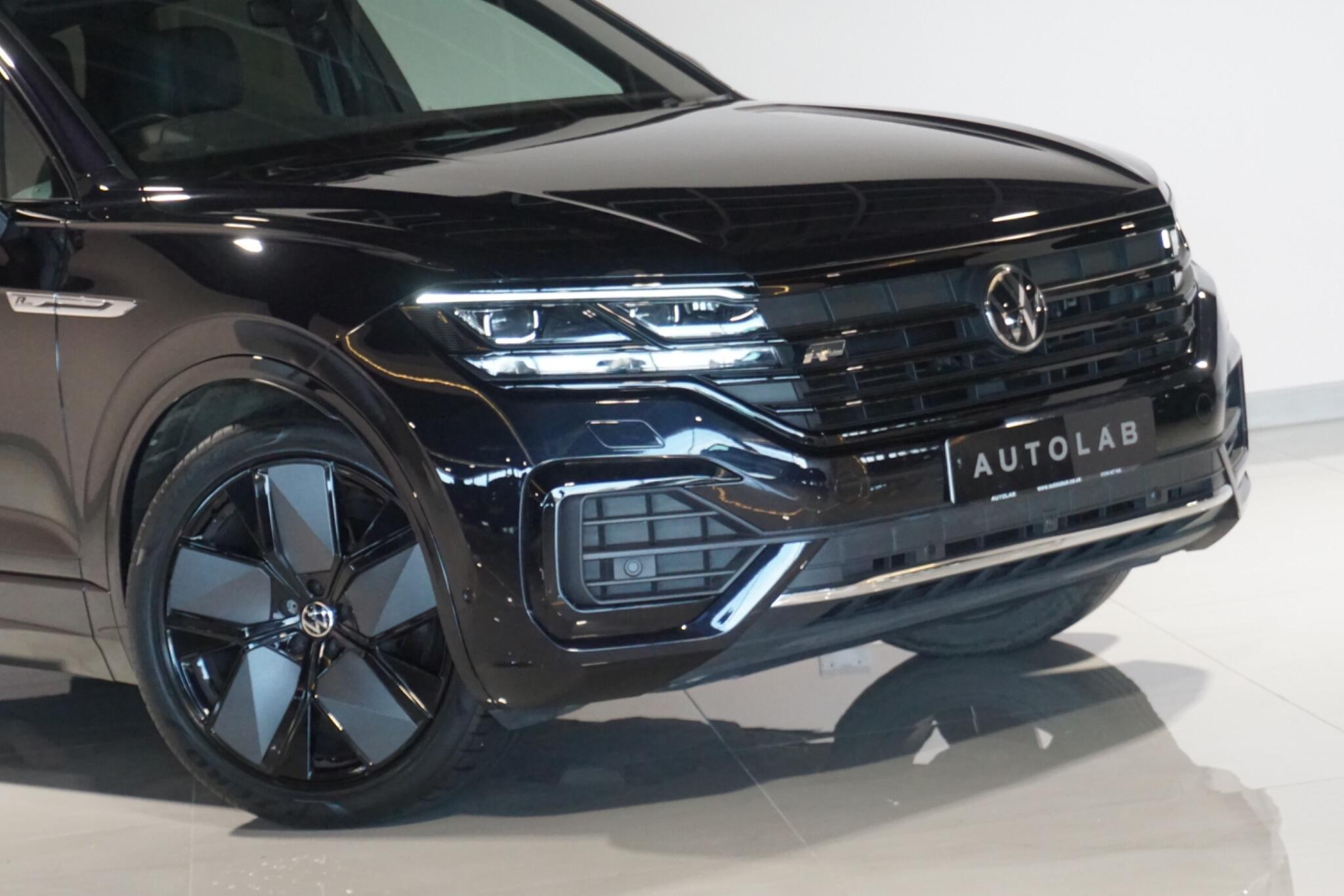 Volkswagen Touareg 3.0 TDI V6 Black Edition SUV 5dr Diesel Tiptronic 4Motion Euro 6 (s/s) (286 ps)